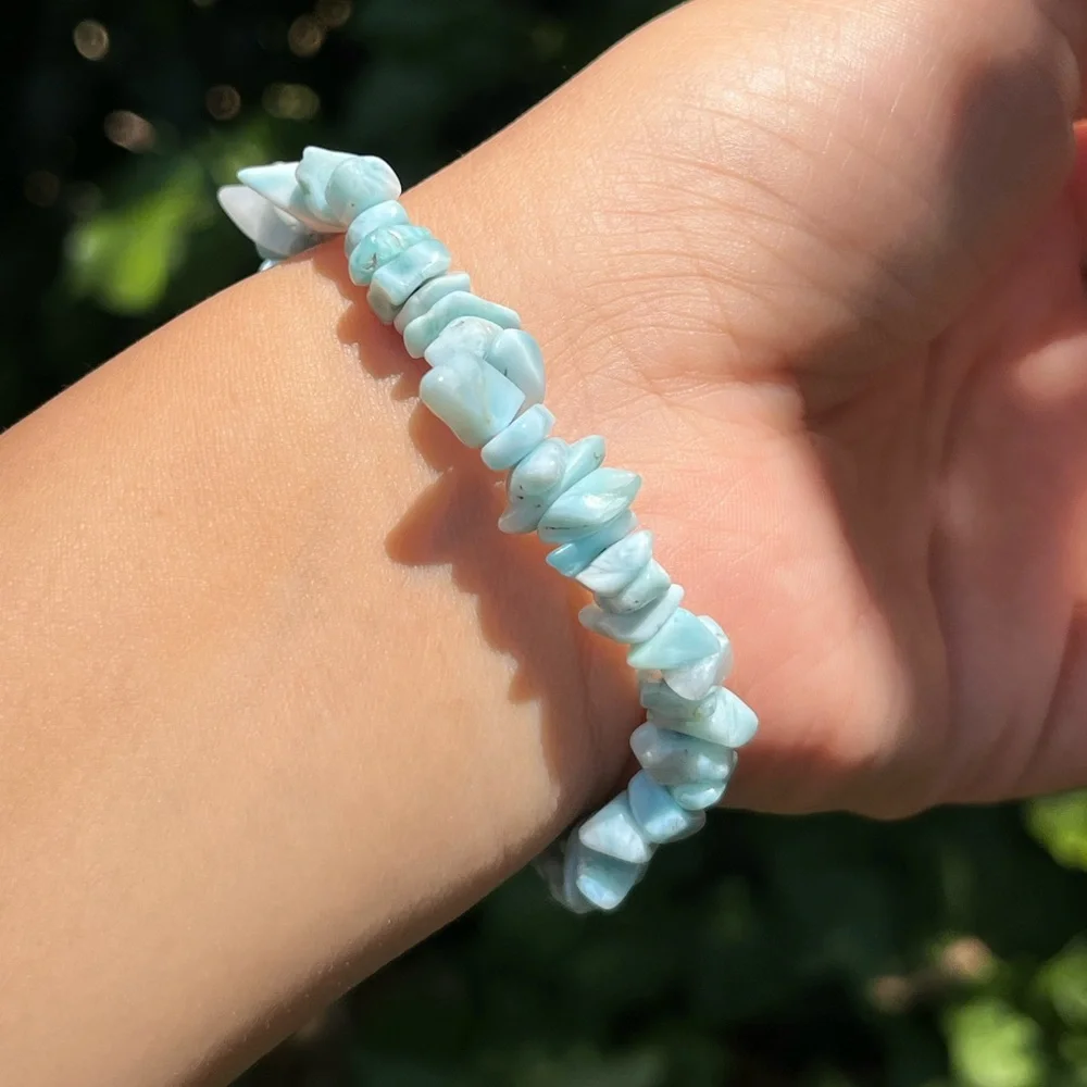 Stretchable natural Larimar chip bracelet